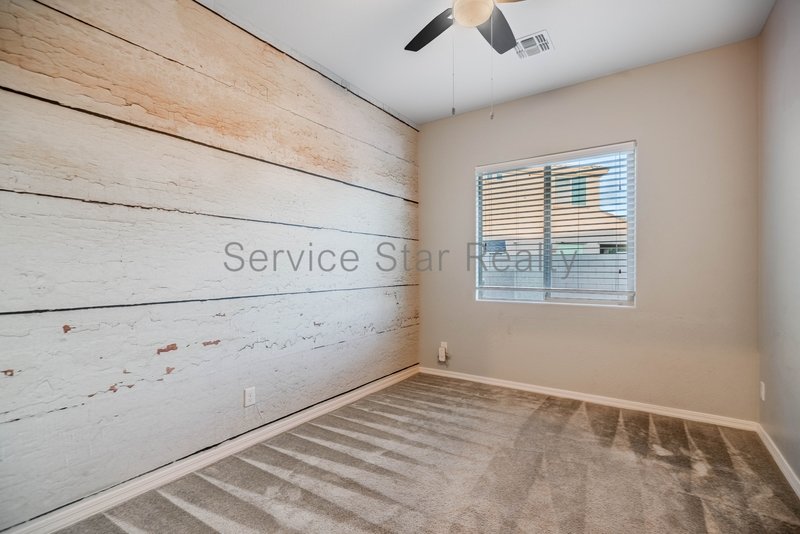 BEAUTIFUL 4 Bed + Den + Bonus Room property image