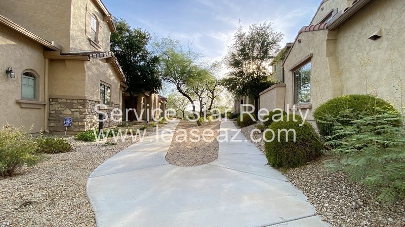 Remodeled 3 Bedroom + Den /  2 WEEKS FREE Rent! property image