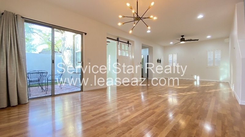 Remodeled 3 Bedroom + Den /  2 WEEKS FREE Rent! property image