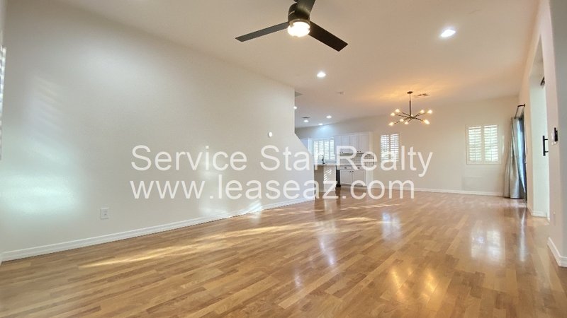 Remodeled 3 Bedroom + Den /  2 WEEKS FREE Rent! property image