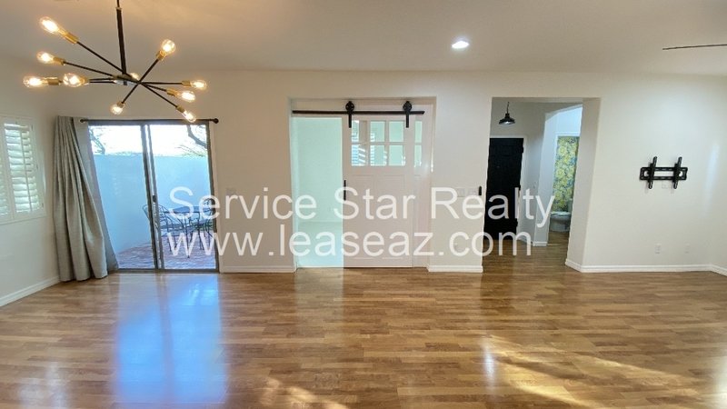 Remodeled 3 Bedroom + Den /  2 WEEKS FREE Rent! property image