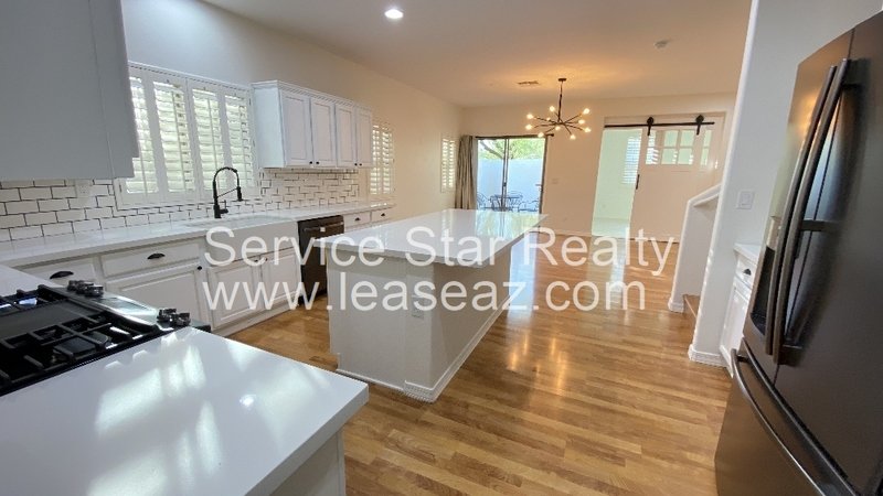 Remodeled 3 Bedroom + Den /  2 WEEKS FREE Rent! property image