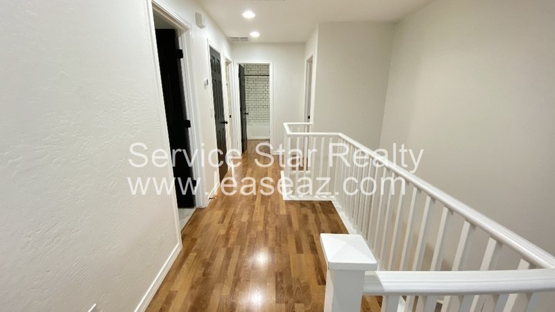 Remodeled 3 Bedroom + Den /  2 WEEKS FREE Rent! property image