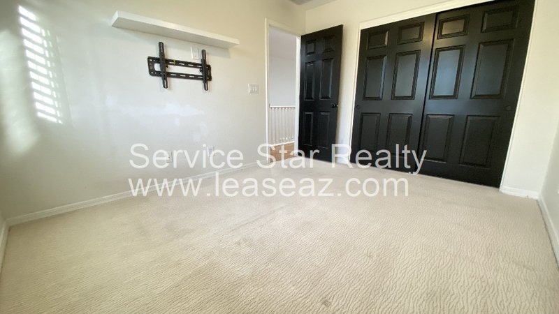 Remodeled 3 Bedroom + Den /  2 WEEKS FREE Rent! property image