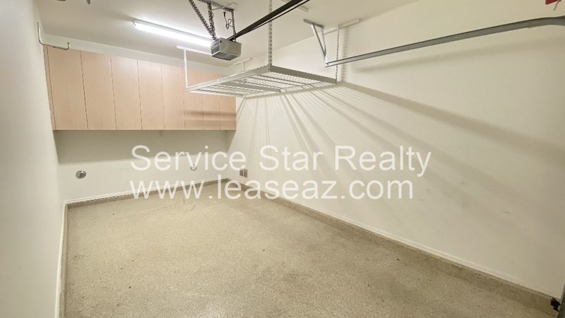 Remodeled 3 Bedroom + Den /  2 WEEKS FREE Rent! property image