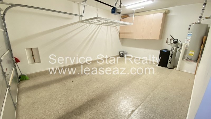 Remodeled 3 Bedroom + Den /  2 WEEKS FREE Rent! property image