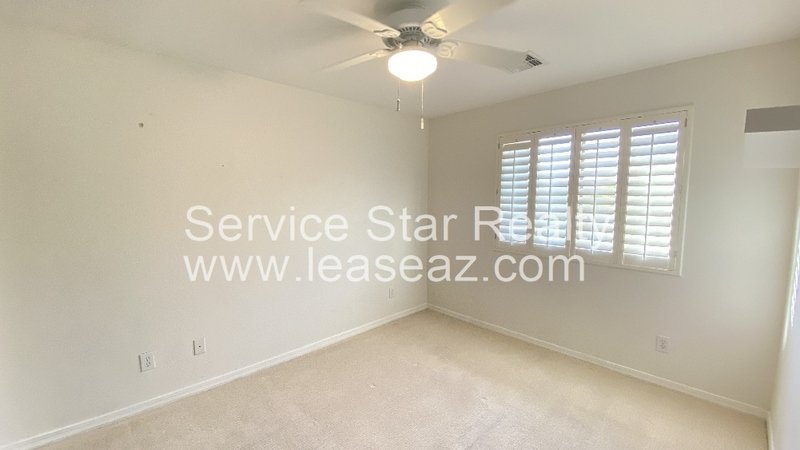 Remodeled 3 Bedroom + Den /  2 WEEKS FREE Rent! property image