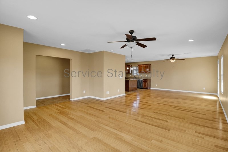 3 Bedroom + 2 Bathroom near Downtown Phoenix property image