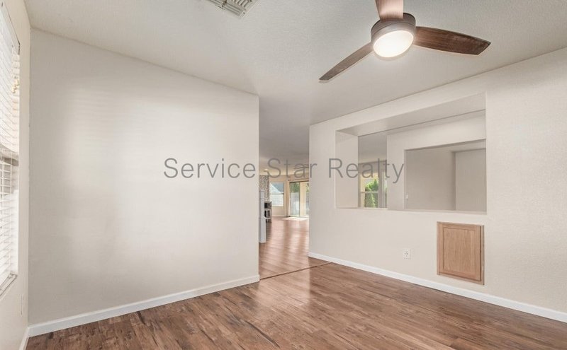 Stunning 4 Bedroom / 2.5 Bath Home in North Phoenix!! property image