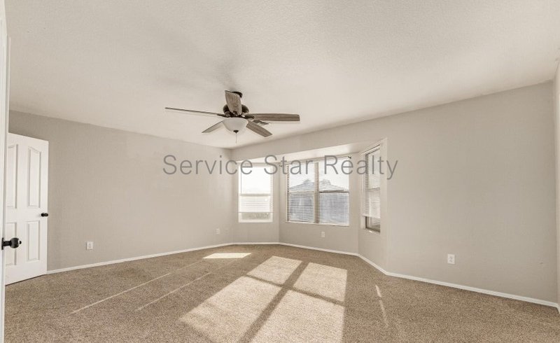 Stunning 4 Bedroom / 2.5 Bath Home in North Phoenix!! property image