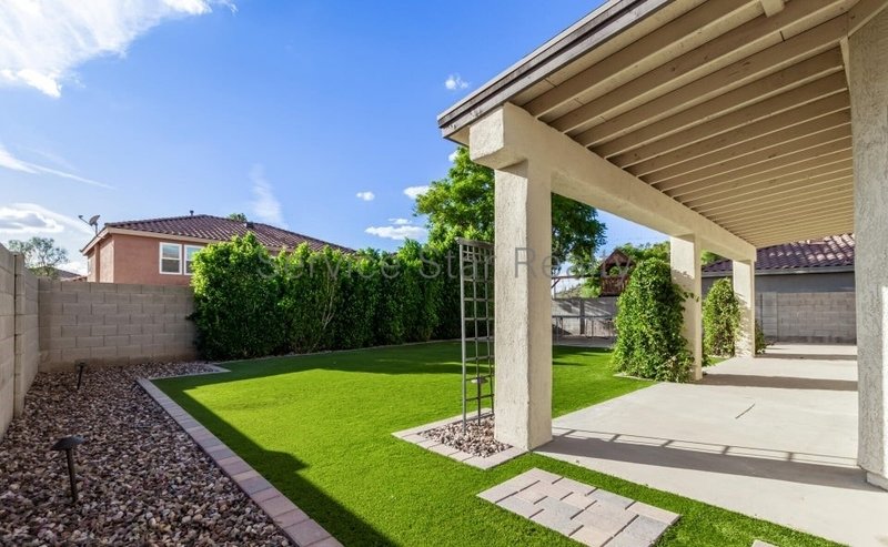 Stunning 4 Bedroom / 2.5 Bath Home in North Phoenix!! property image