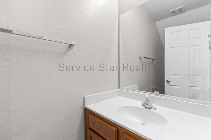 **MOVE IN SPECIAL -- 2 WEEKS FREE RENT!!** property image