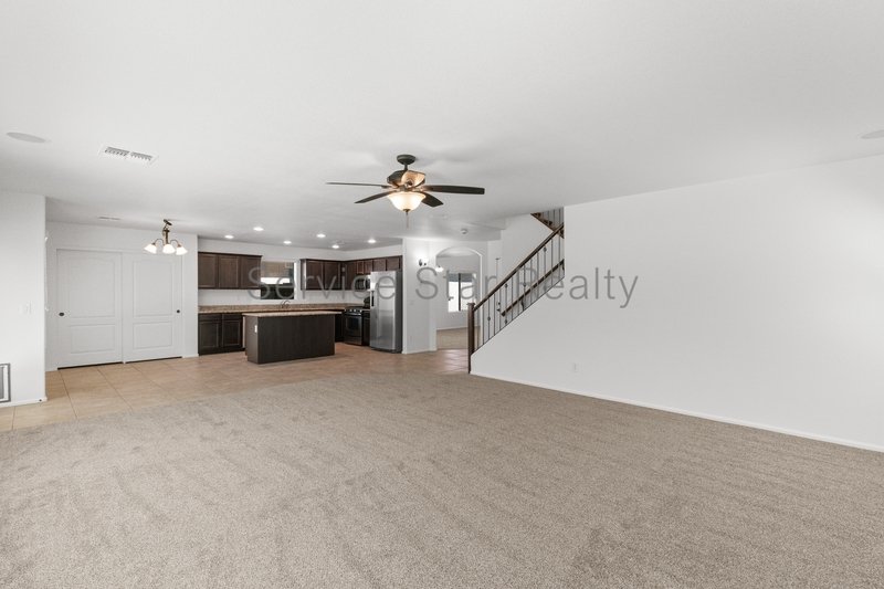 GORGEOUS POWER RANCH 4 BEDROOM WITH GRASS NEXT TO COMMUNITY PARK property image