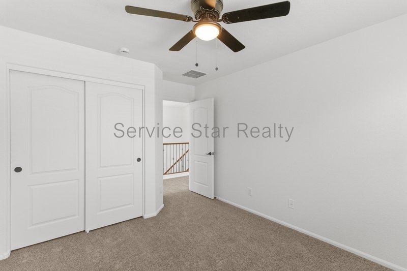 GORGEOUS POWER RANCH 4 BEDROOM WITH GRASS NEXT TO COMMUNITY PARK property image