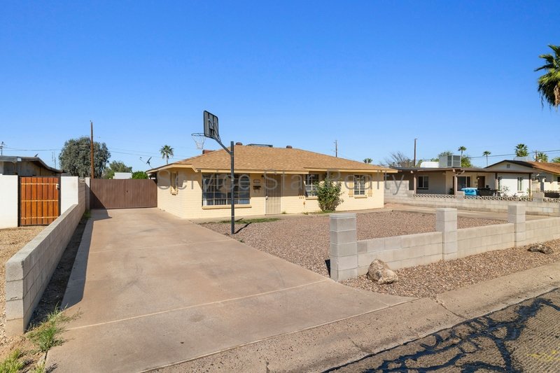 Charming 3 bed 1 bath home coming soon. property image