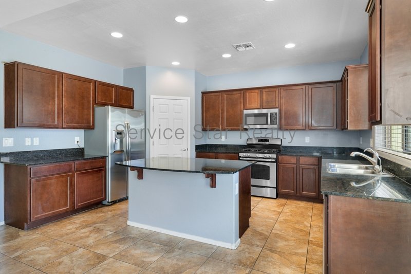 Verrado - 4 Bed/2.5 Bath property image