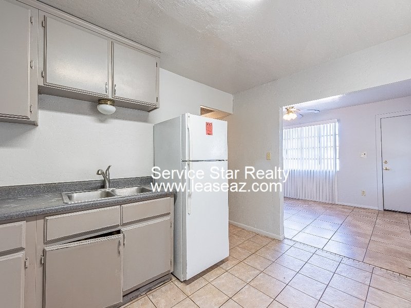 2 Bed 1 Bath on Oversized fenced in lot! property image