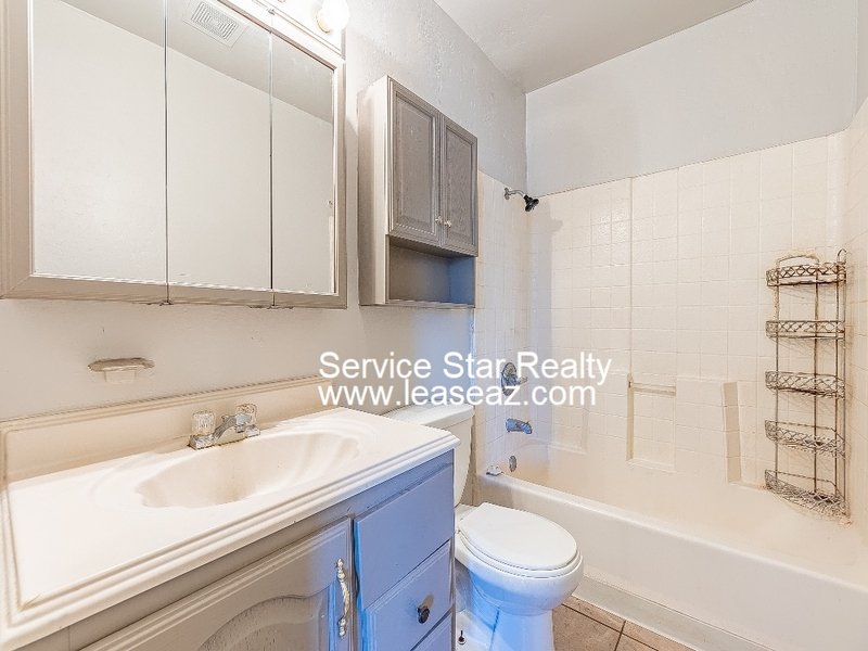 2 Bed 1 Bath on Oversized fenced in lot! property image