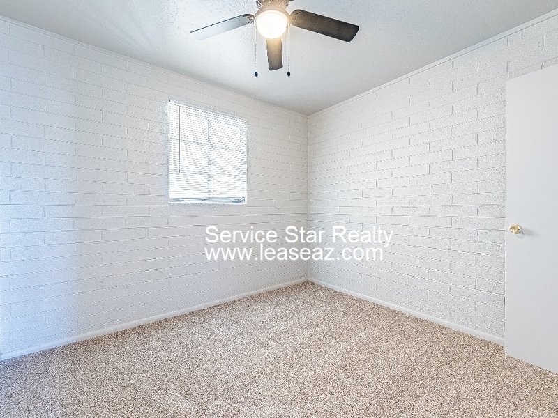 2 Bed 1 Bath on Oversized fenced in lot! property image