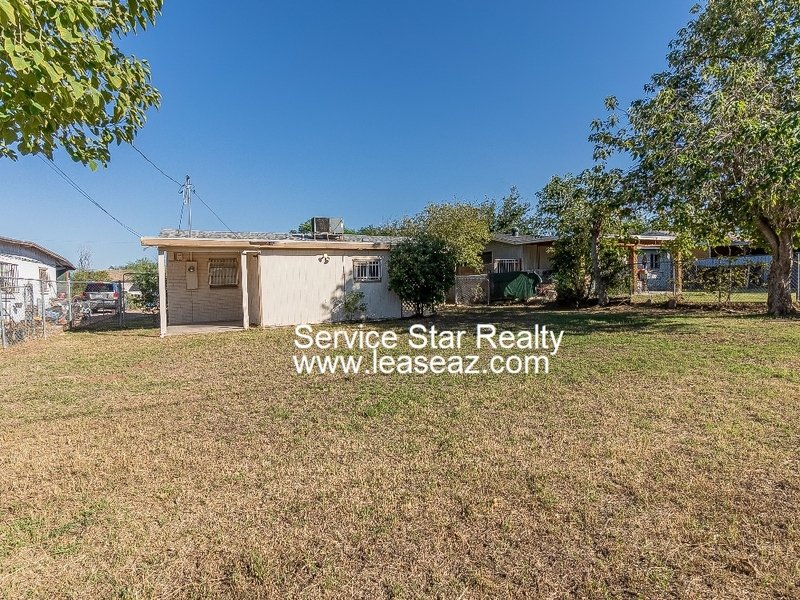 2 Bed 1 Bath on Oversized fenced in lot! property image