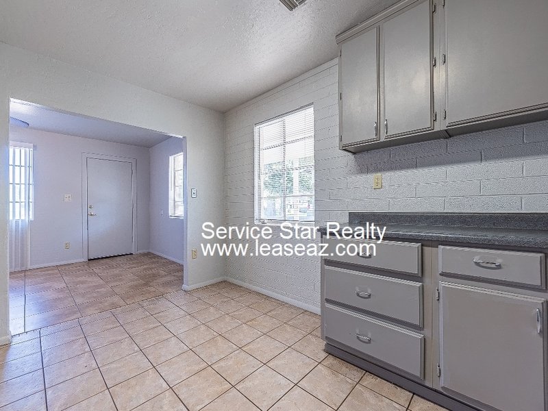 2 Bed 1 Bath on Oversized fenced in lot! property image