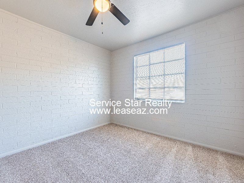 2 Bed 1 Bath on Oversized fenced in lot! property image