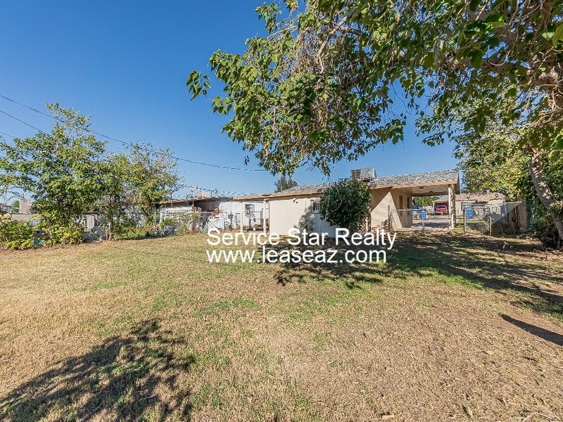 2 Bed 1 Bath on Oversized fenced in lot! property image