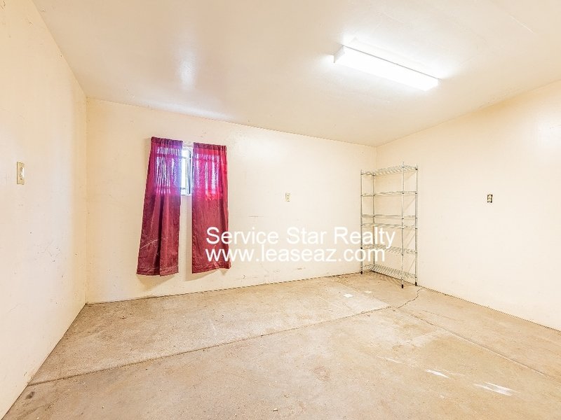 2 Bed 1 Bath on Oversized fenced in lot! property image