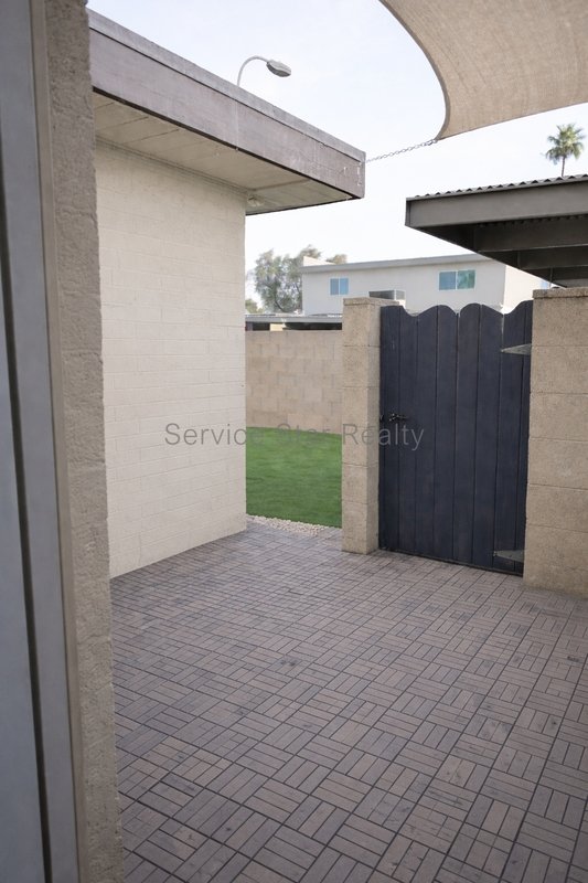 Rare 4 Bed, 2 Bath Townhome - PRIME LOCATION & LOW MAINTENANCE! property image