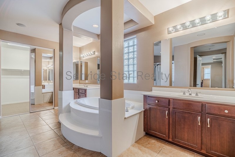 Fantastic 4BR/3BA in Phoenix! property image