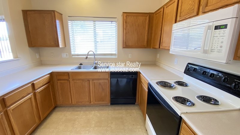 Darling 3bd/2.5ba on Large Cul De Sac Lot property image