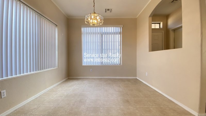 Darling 3bd/2.5ba on Large Cul De Sac Lot property image