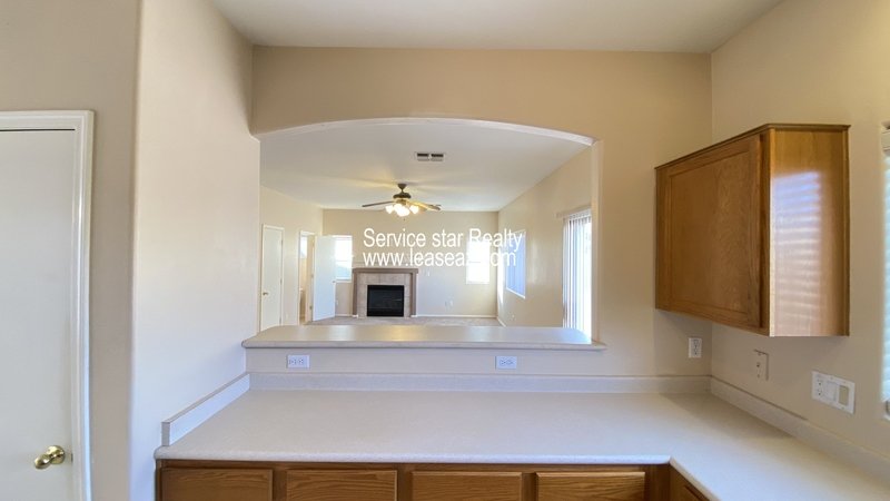 Darling 3bd/2.5ba on Large Cul De Sac Lot property image