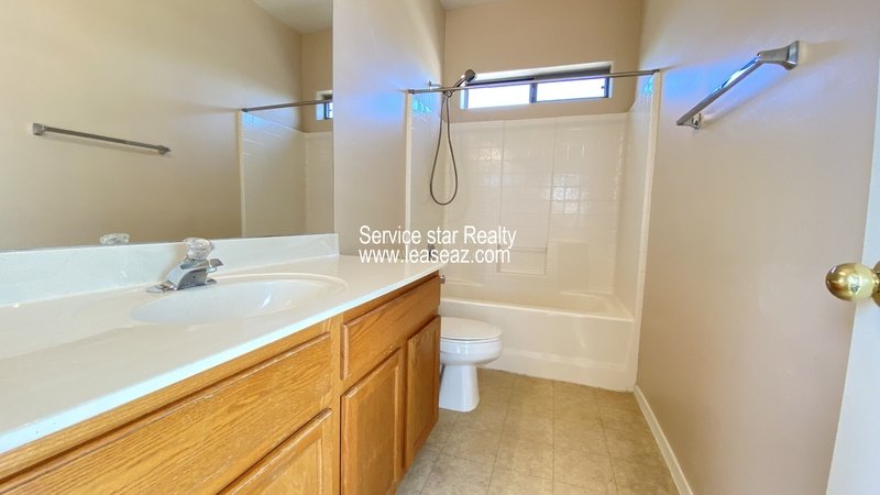 Darling 3bd/2.5ba on Large Cul De Sac Lot property image