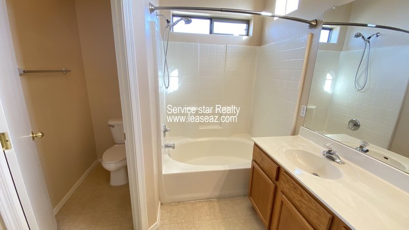 Darling 3bd/2.5ba on Large Cul De Sac Lot property image