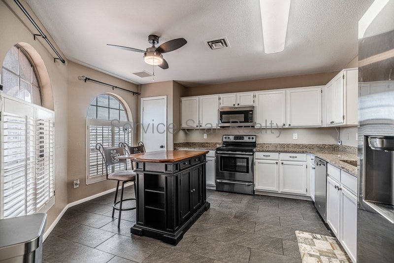 7730 W Shaw Butte Dr property image