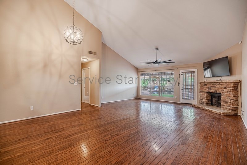 7730 W Shaw Butte Dr property image