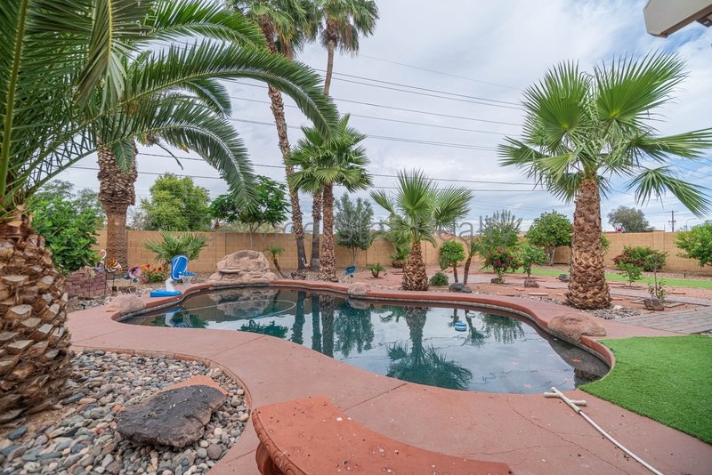 7730 W Shaw Butte Dr property image