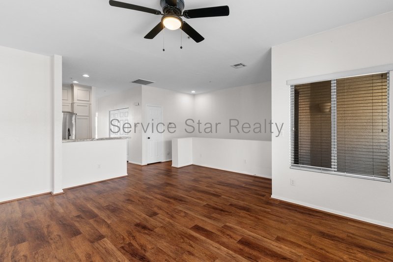 **MOVE IN SPECIAL - 1 WEEK FREE RENT!!** property image