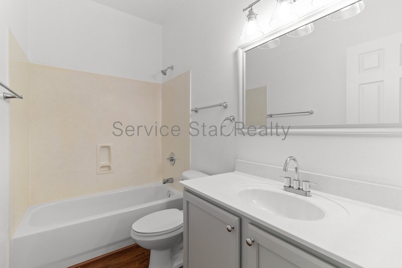 **MOVE IN SPECIAL - 1 WEEK FREE RENT!!** property image