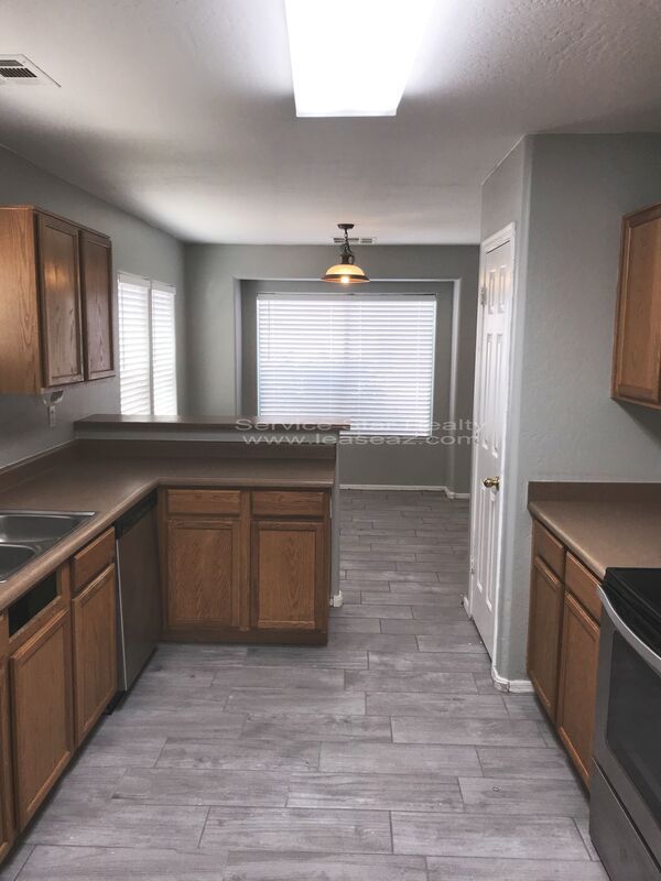 3 WEEKS FREE RENT!!!  4bdrm, 2 bath + Loft property image