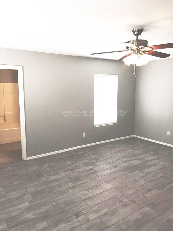 3 WEEKS FREE RENT!!!  4bdrm, 2 bath + Loft property image