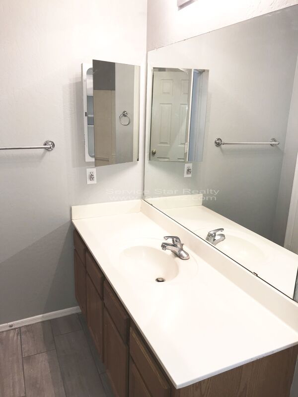 3 WEEKS FREE RENT!!!  4bdrm, 2 bath + Loft property image