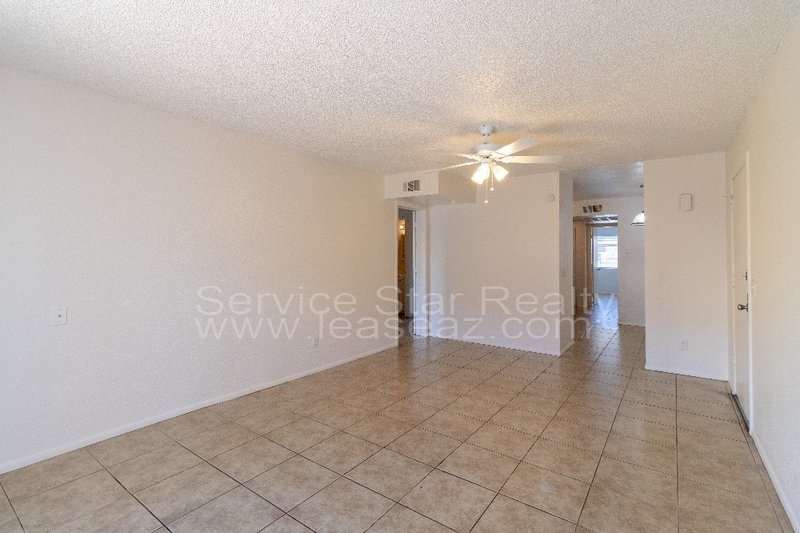 Large 3 bedroom 3 bath near 51 and 101 freeway! property image