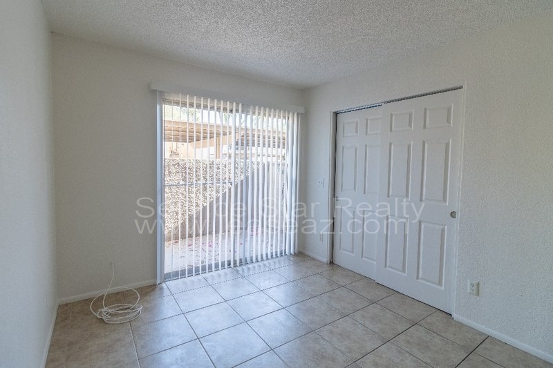 Large 3 bedroom 3 bath near 51 and 101 freeway! property image