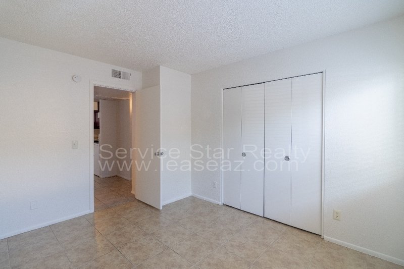Large 3 bedroom 3 bath near 51 and 101 freeway! property image