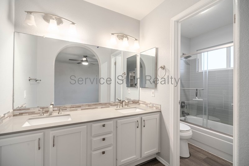 Beautifully Updated 3 Bedroom Home in Keystone property image