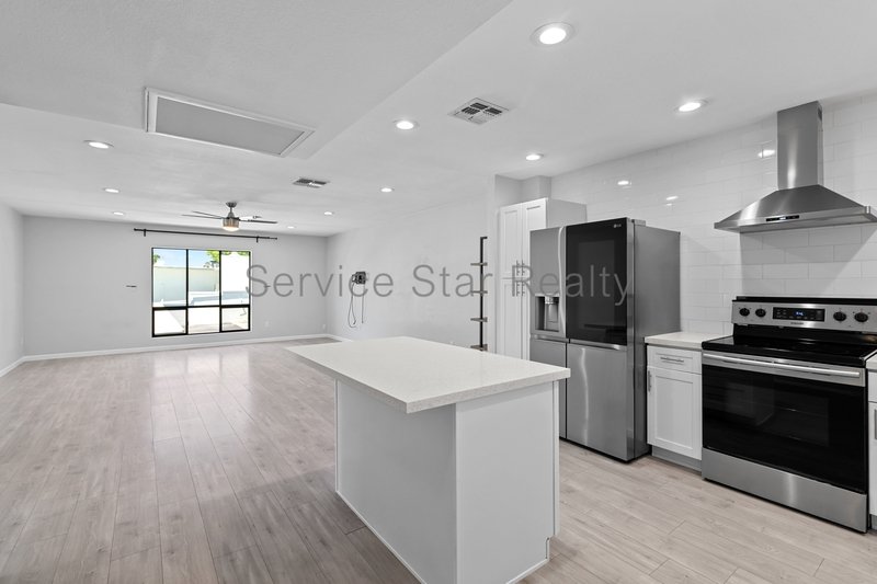 **MOVE IN SPECIAL -- 1 MONTH FREE RENT!!** property image