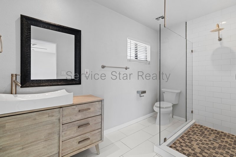 **MOVE IN SPECIAL -- 1 MONTH FREE RENT!!** property image
