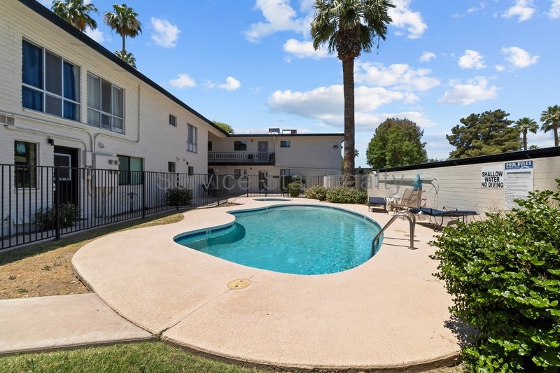 **MOVE IN SPECIAL -- 1 MONTH FREE RENT!!** property image